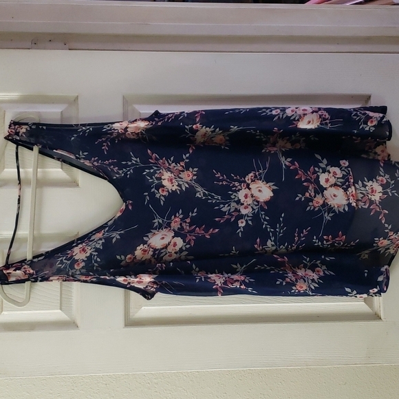 Torrid High-Low Size 2 Top - Picture 1 of 6